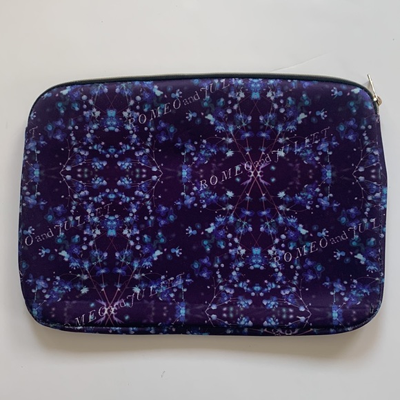 Neoprene Romeo & Juliet Escape to Paradise 14in laptop case - Picture 2 of 6